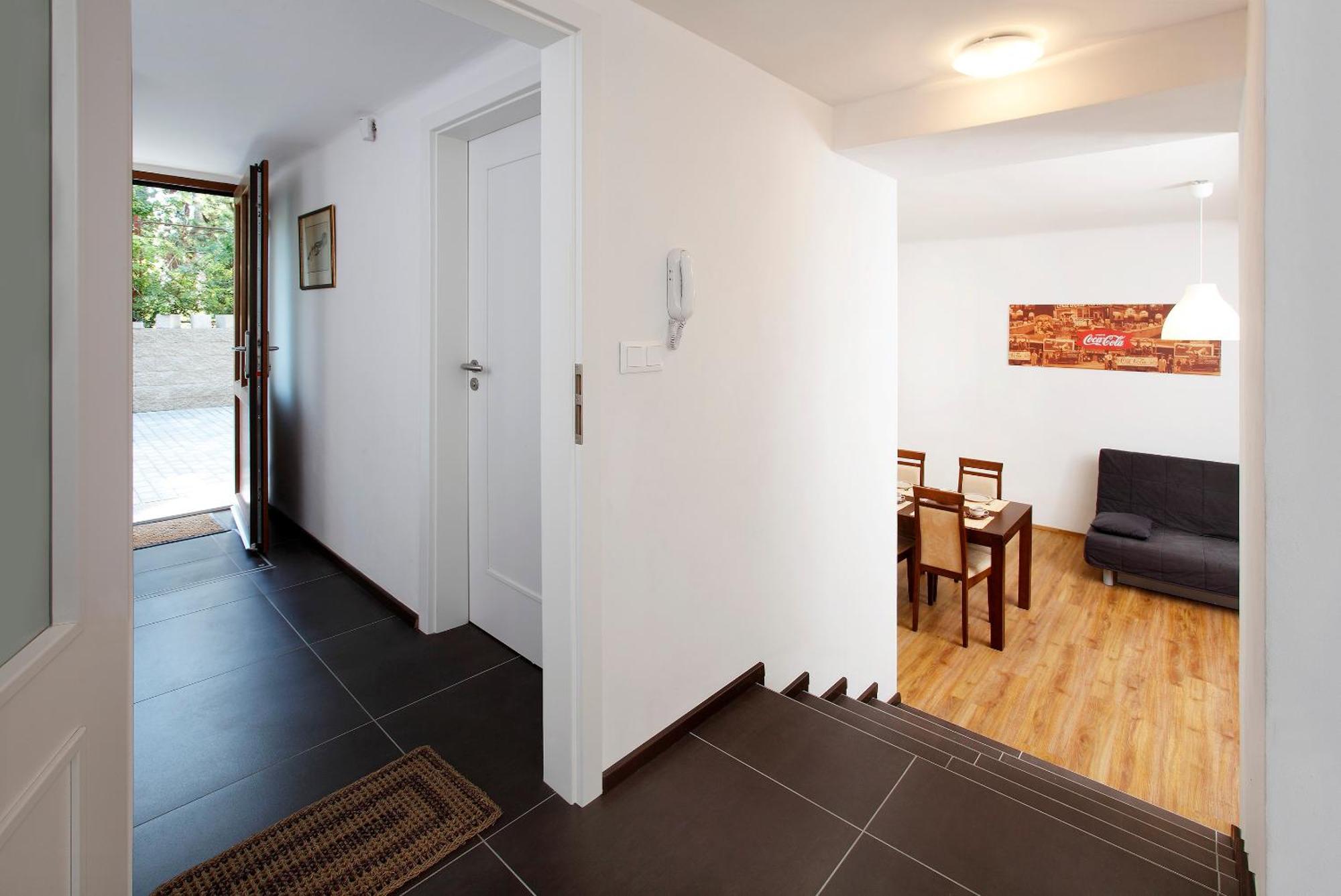 Villa Z - Apartment With Private Parking Брно Екстер'єр фото